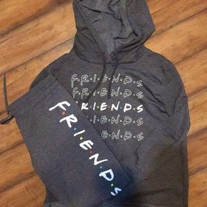“FRIENDS” sweatshirt and sweatpants set